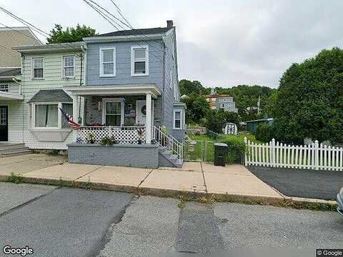 N Coal St, Port Carbon, PA 17965
