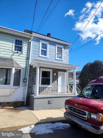 N Coal St, Port Carbon, PA 17965