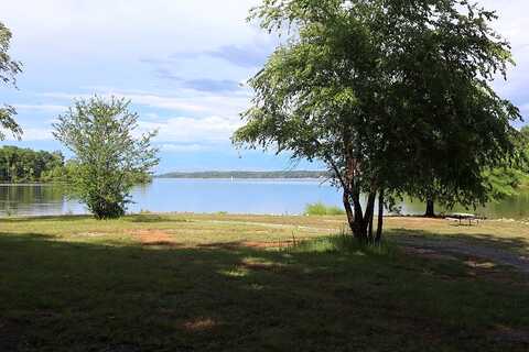 Campbells, CLARKSVILLE, VA 23927