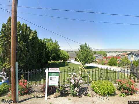 W Edison Avenue, Sunnyside, WA 98944