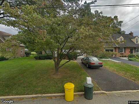 S College Ave, FLOURTOWN, PA 19031