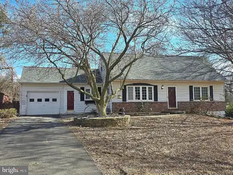 S Hunting Hills Dr, LANDENBERG, PA 19350
