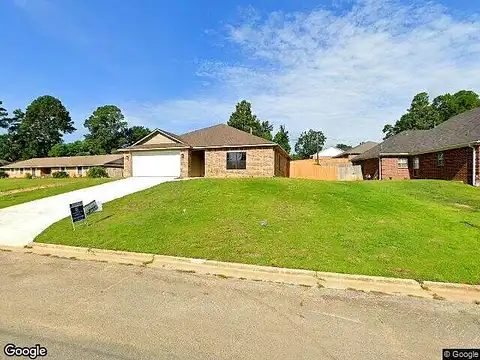 Hollybrook Street, Gilmer, TX 75644
