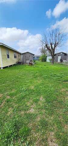 Avenue B, ROBSTOWN, TX 78380