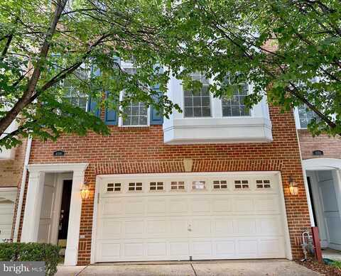 Clovet Dr, FAIRFAX, VA 22030