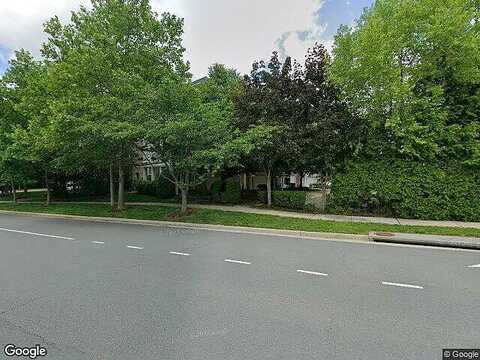 Clovet Dr, FAIRFAX, VA 22030