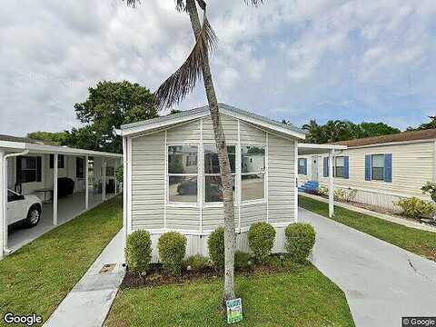 Plantation Blvd, Lake Worth, FL 33467