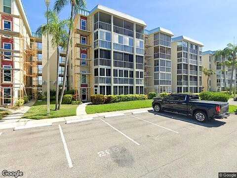 38Th Way S, Saint Petersburg, FL 33711
