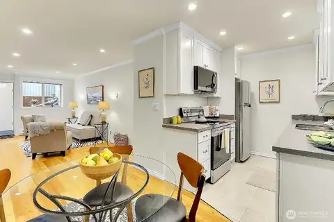 21St Avenue W, Seattle, WA 98199
