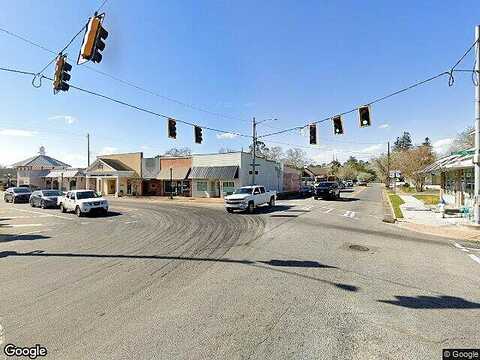 Jacqueline St E, Hahira, GA 31632