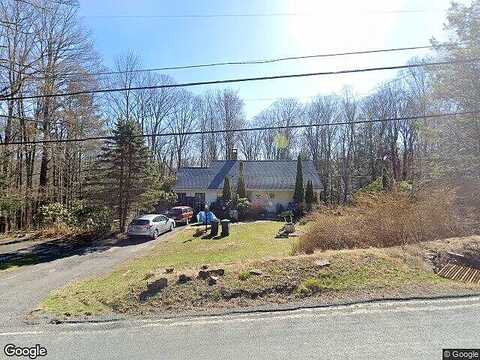 Carlton Rd, Tobyhanna, PA 18466