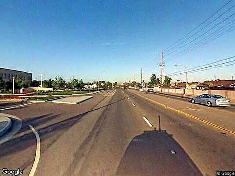 W Imperial #30, La Habra, CA 90631