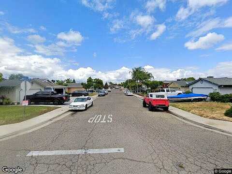 S Creekside Pl E, Porterville, CA 93257