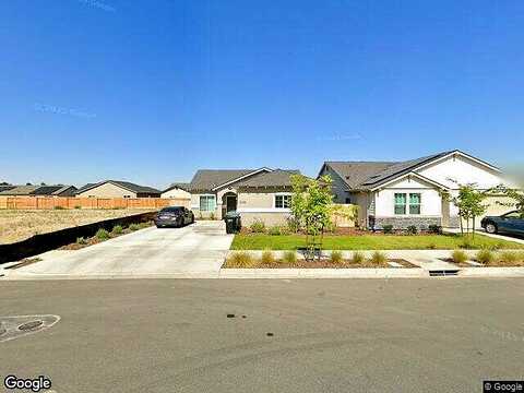 S Mesa Oak St, Porterville, CA 93257