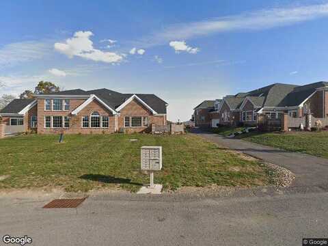 Nw Parkwood Pointe Dr, Crescent, PA 15046
