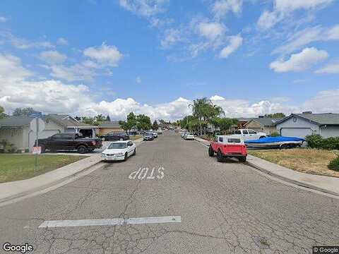 S Creekside Pl, Porterville, CA 93257