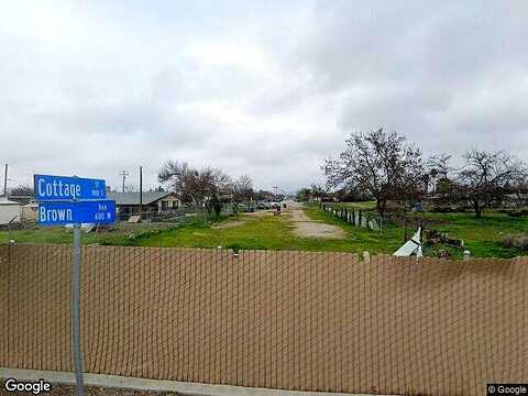 S Cottage Pl, Porterville, CA 93257