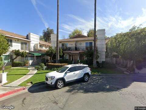 Shadow Ln #D, Fullerton, CA 92831