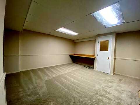 Ridgeway, PEWAUKEE, WI 53072
