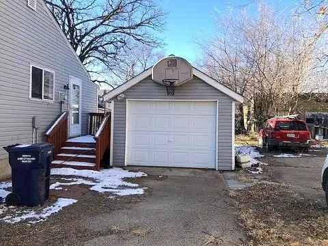 Chestnut, LA PORTE CITY, IA 50651