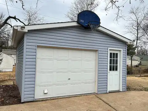 Krem, SAINT ANN, MO 63074