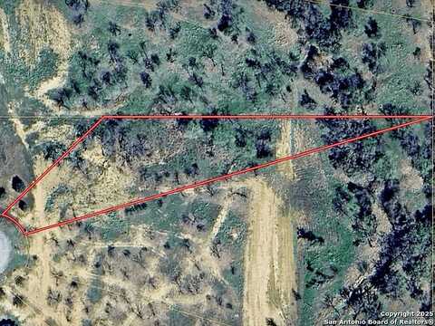 E Medium Meadow Dr, Lytle, TX 78052