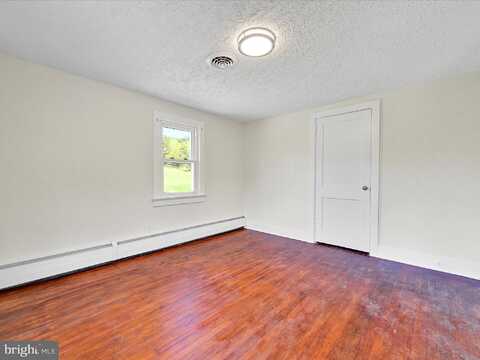Walnut, CRESSONA, PA 17929