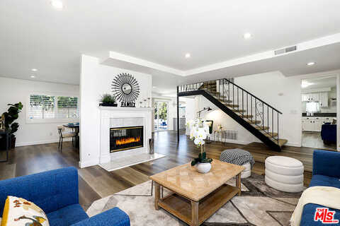 Hackney, CANOGA PARK, CA 91304