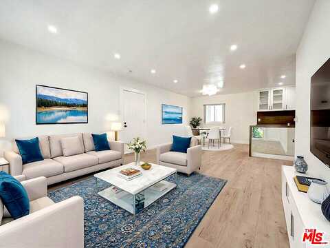 Cynthia, WEST HOLLYWOOD, CA 90069