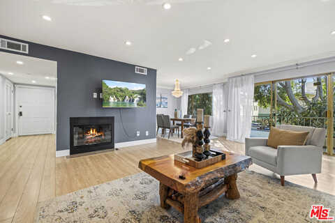 Holt, LOS ANGELES, CA 90035