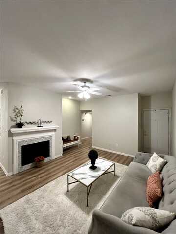 Fair Oaks Crossing, DALLAS, TX 75243