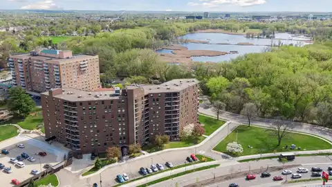 Lake Shore, MINNEAPOLIS, MN 55423