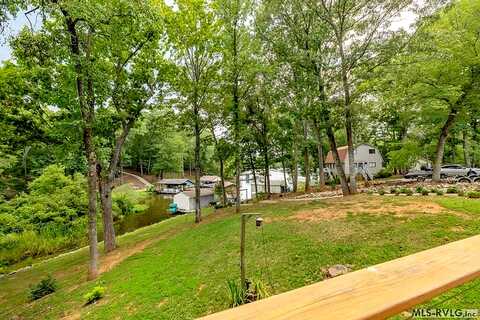 Winding, BRACEY, VA 23919