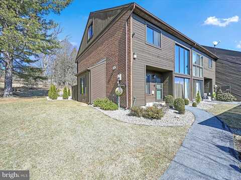 Village, ORWIGSBURG, PA 17961