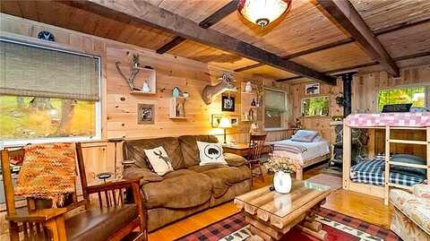 Meadowlark, BUSHKILL, PA 18324