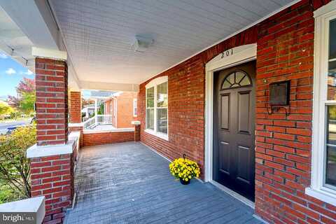 Parkway, WINCHESTER, VA 22601