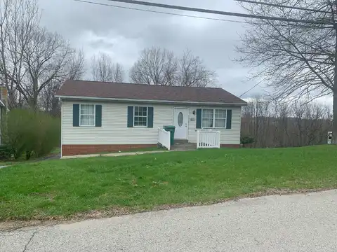 1St Avenue, DERRY, PA 15627