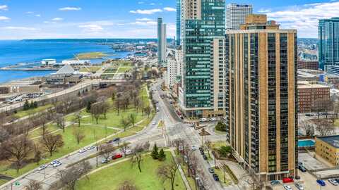 Astor, MILWAUKEE, WI 53202