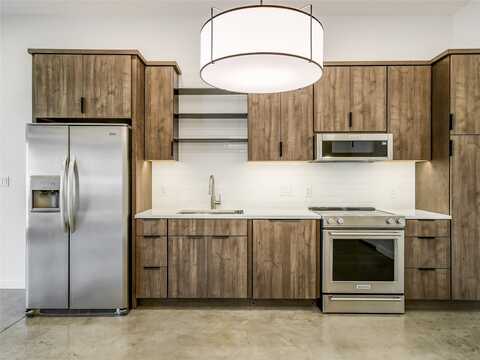 6Th, AUSTIN, TX 78702
