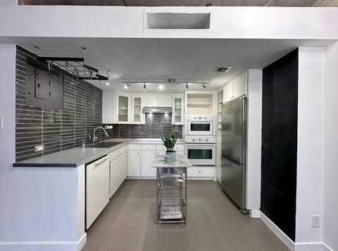 Main, HOUSTON, TX 77002