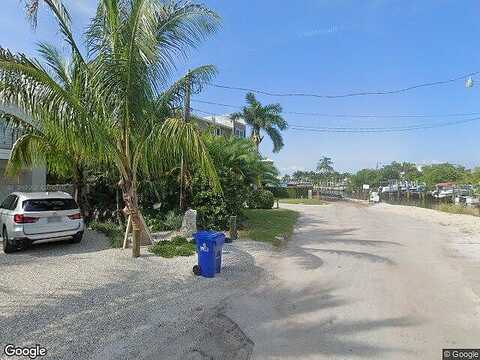 Oak, ANNA MARIA, FL 34216