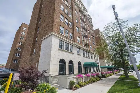 Juneau, MILWAUKEE, WI 53202