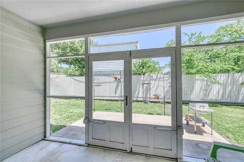 Jennifer, MADISONVILLE, TX 77864