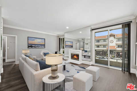 Hi Point, LOS ANGELES, CA 90035