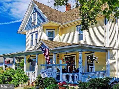 Main, CHINCOTEAGUE ISLAND, VA 23336