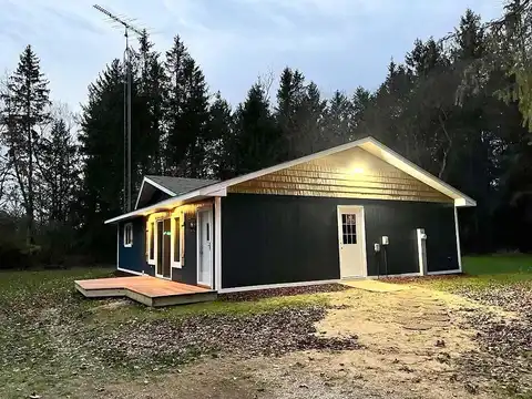 County Road Ee, REDGRANITE, WI 54970