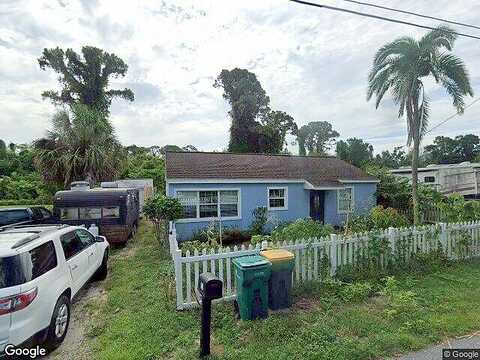 Lynne, MERRITT ISLAND, FL 32952