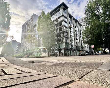 Holladay, PORTLAND, OR 97232