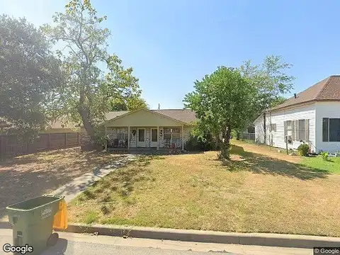 1St, HEARNE, TX 77859