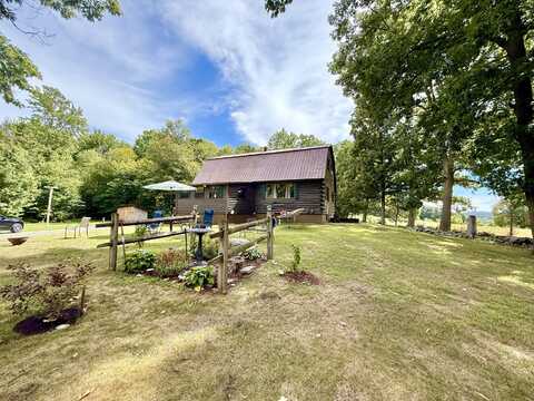 849 River Road, Peru, NY 12972